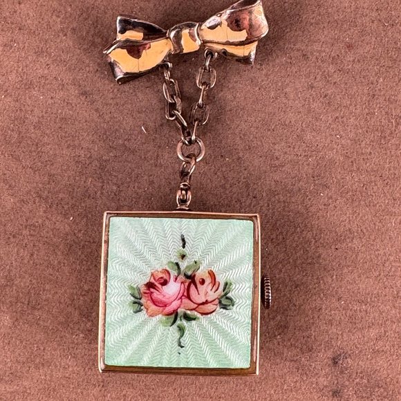 Vintage Extremely Rare Welsbro Brooch Watch in Great condition with Pink Rose main image 4
